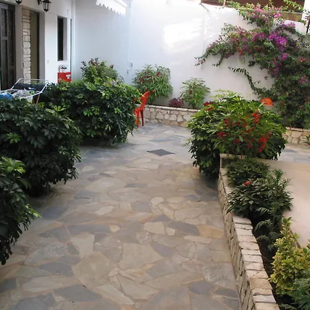 Apartment Leonidas *